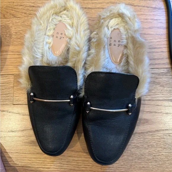 Black Loafers with Faux Fur Lining A New Day - Picture 1 of 3